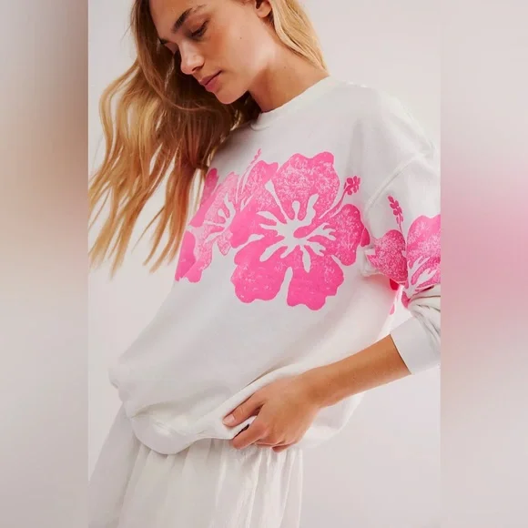 Free People x Tricia Fix Hibiscus Crew Sweatshirt Large hot pink floral Hawaiian - Picture 3 of 9